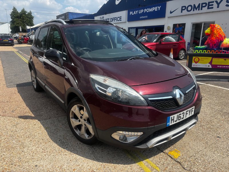 2013 RENAULT 122,849 MILES, THIS DIESEL POWERED MPV OFFERS AN ECONOMICAL DRIVE WITH ITS MANUAL... photo