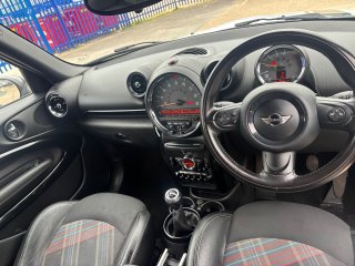/photos/12553/60693d9d-cbed-f9d9-be61-a4fff5df22b5_i320x240.jpg