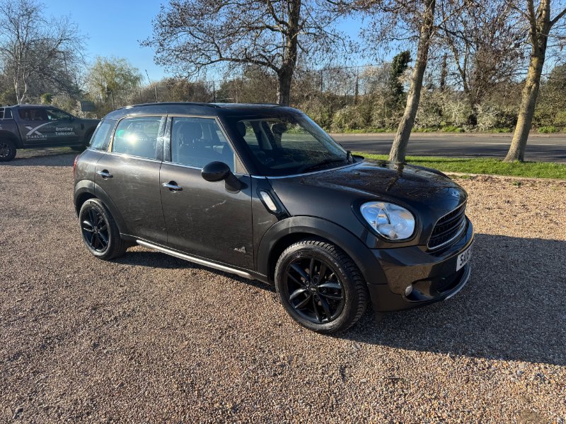 2016 COUNTRYMAN 1.6 COOPER D SUV 5DR DIESEL MANUAL ALL4 EURO 6 S S... photo