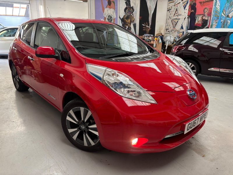2017 Nissan LEAF 30kWh Tekna Hatchback 5dr Electric Auto 109 bhp
