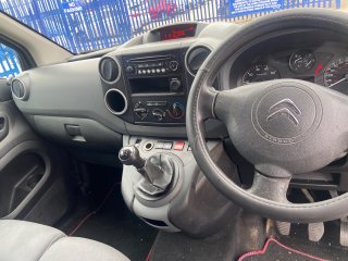 /photos/12553/b6139c63-8c3d-ddd9-66ad-c2f84399f7fc_i320x240.jpg