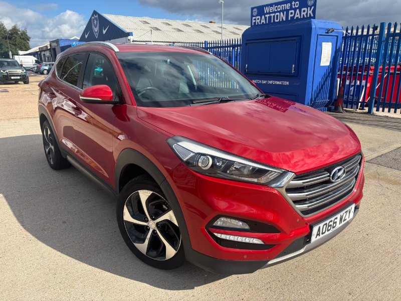 Red 2016 Hyundai Tucson 2.0 CRDi Blue Drive Premium SUV 5dr Diesel Manual Euro 6 s/s 136 ps in Portsmouth