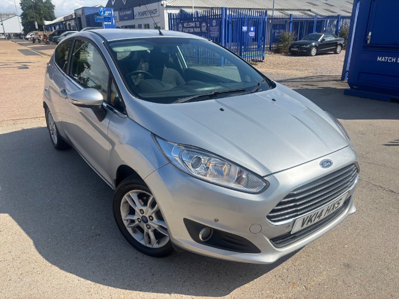 Silver 2014 Ford Fiesta 1.0T EcoBoost Zetec Hatchback 3dr Petrol Manual Euro 5 s/s 100 ps in Portsmouth